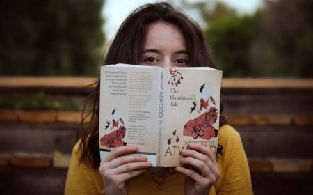 Why is there no technology in The Handmaid's Tale? Unveiling the Absence