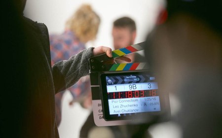 What is a 2D Movie? Exploring the 2D vs 3D Difference