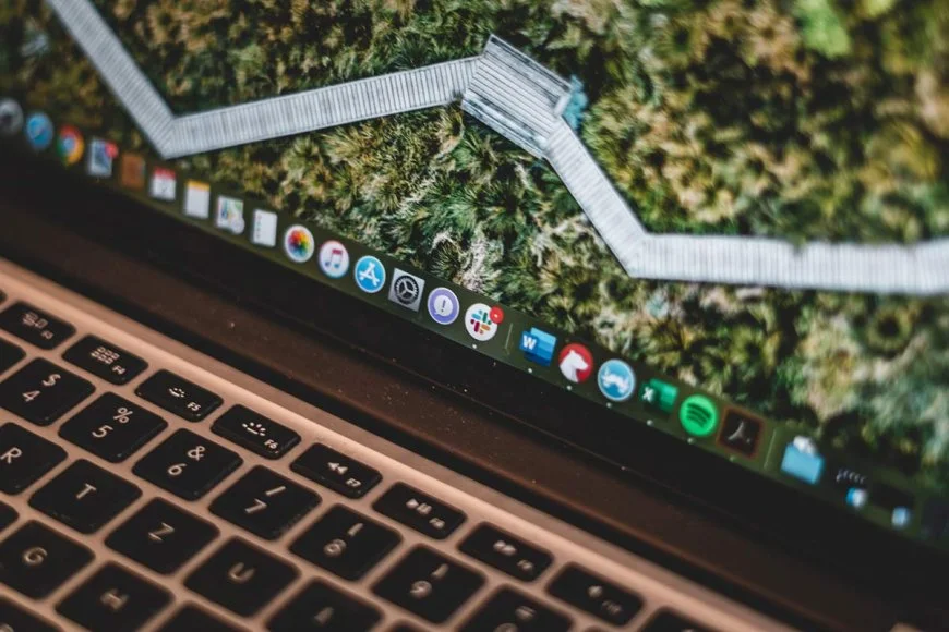 How to Zoom in on MacBook: 4 Easy Methods