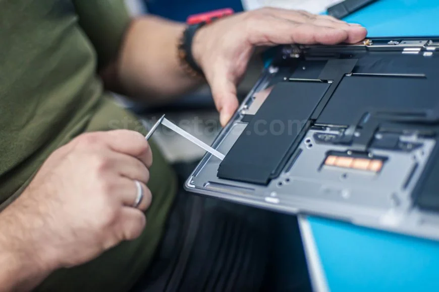 How To Remove Battery From Laptop HP: A Quick And Efficient Guide - Tom ...