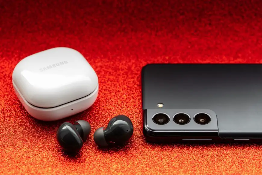 How to Connect Samsung Earbuds to MacBook: A Complete Guide