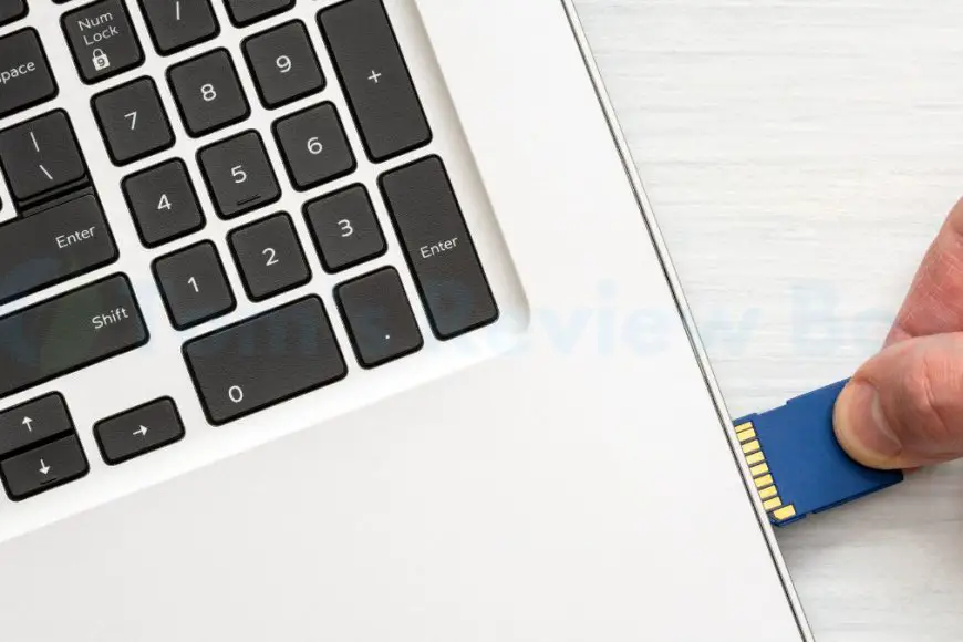 How to Insert SD Card into MacBook Pro Complete Guide Tom's Review Box