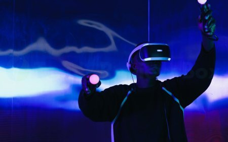 How Does Virtual Reality Work: The Basics Unveiled