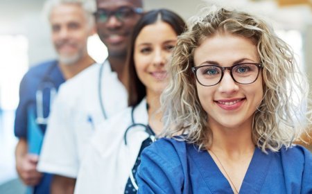 Hospital Social Worker Job Description: Roles & Path