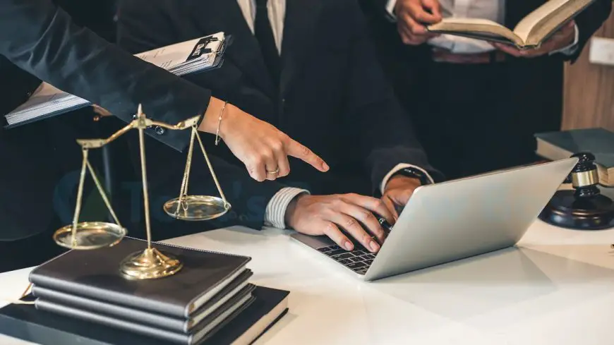 What Technology Do Lawyers Use? Top Tools Overview