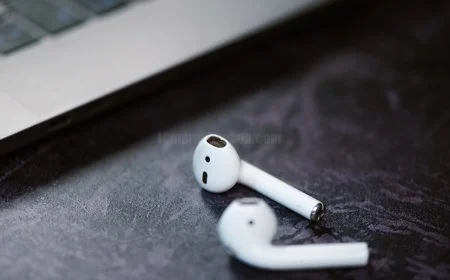 Can You Connect AirPods to an HP Laptop? (Yes, Here's How!)